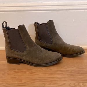 Thursday boots Duchess in brown suede